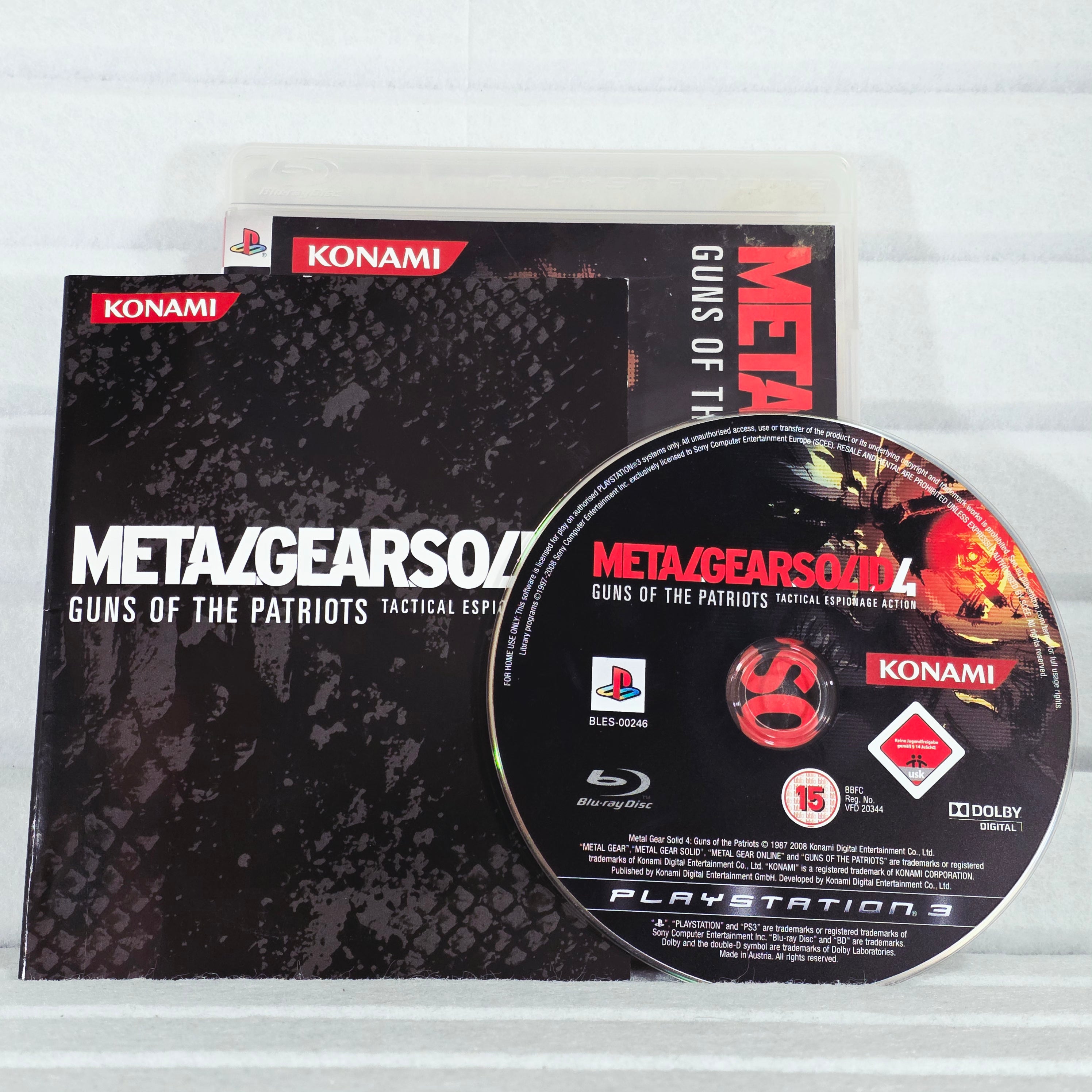 Metal Gear Solid 4 disc and case
